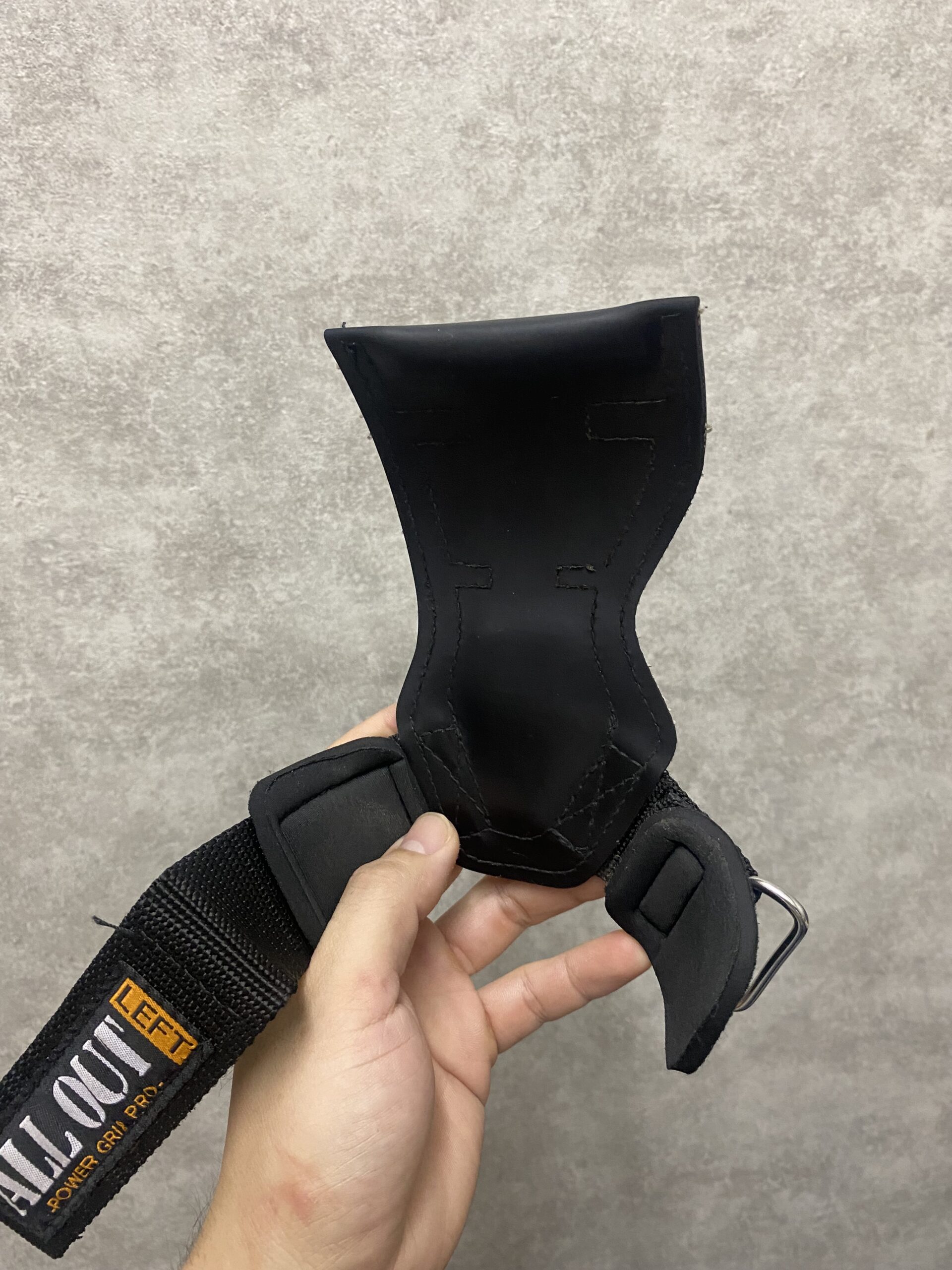 【背中トレーニング必須】パワーグリップを使うべき3つの理由！握力に頼らず効かせる方法